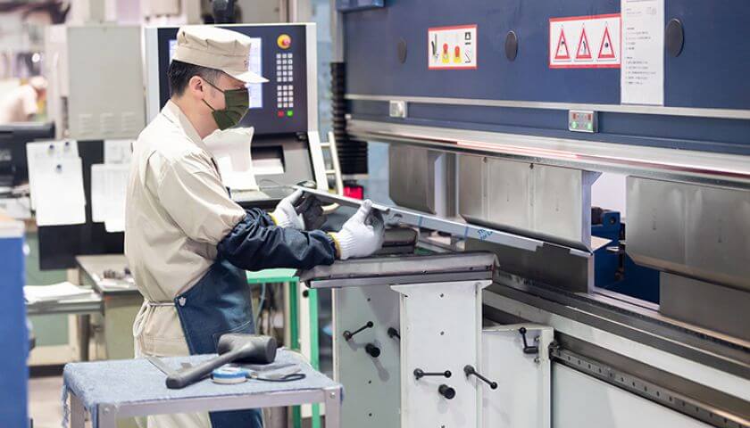 生産工場の仕事風景